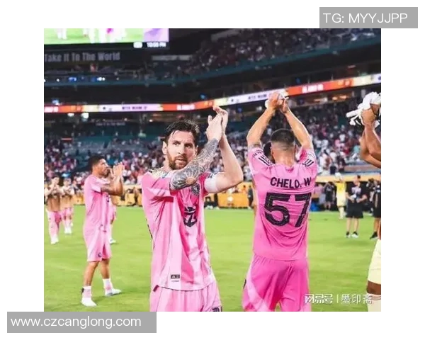 美国足球明星突然逝世震惊球迷与体育界的悲痛消息